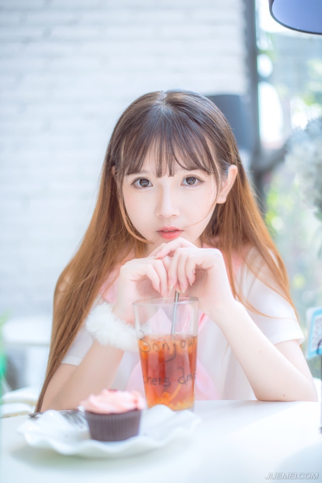 世上的事，只要肯用心去学，没有一件是太晚的。——三毛《送你一匹马》